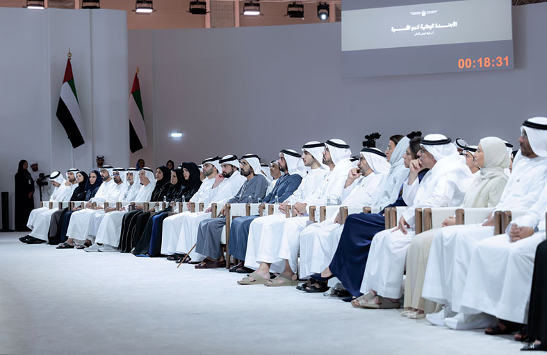 محمد بن راشد: مجتمعنا المتماسك عنوان قوتنا ونجاح تجربتنا ورصيد الإمارات الأثمن في حاضرها ومستقبلها 