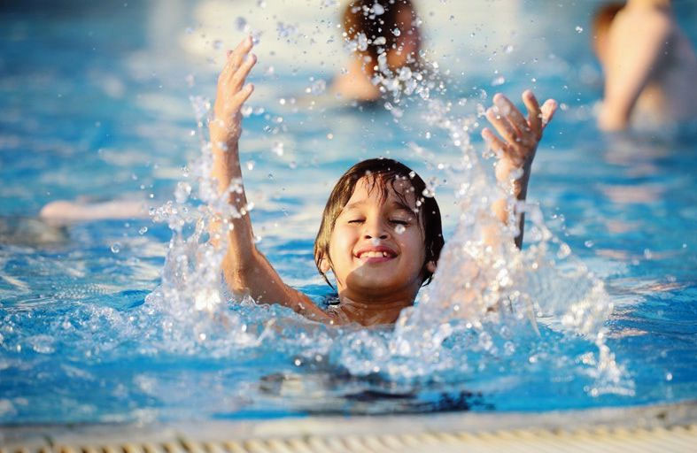 مخاطر صحية قد تكمن في المسابح العامة