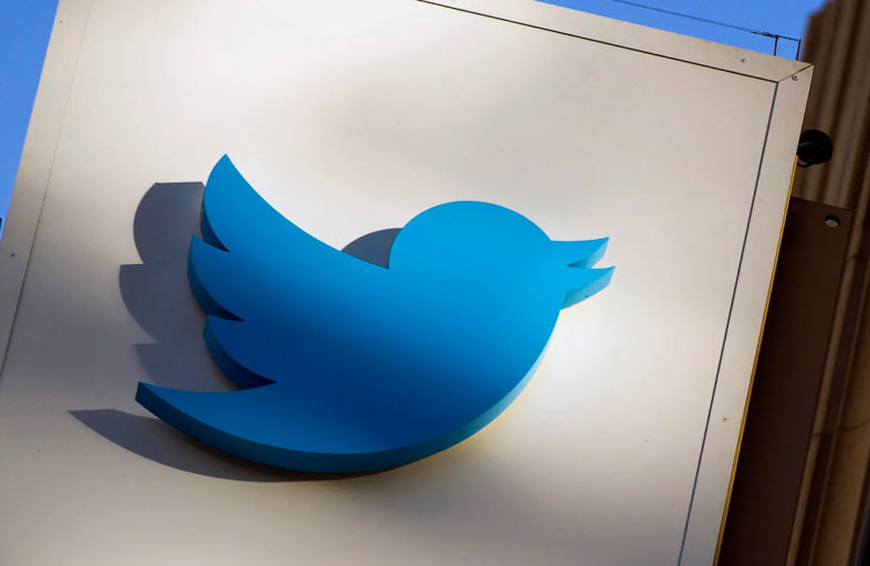 تمثال لطائر تويتر بـ100 ألف دولار