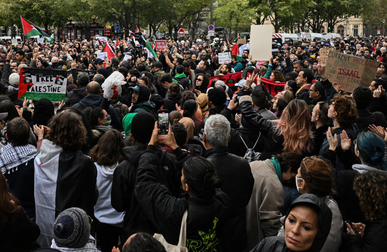 2000 متظاهر في باريس يطالبون بوقف إطلاق النار في غزة 