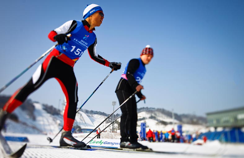 الدورة الإقليمية الأولى لتزلج اختراق الضاحية تستمر حتى 15 ديسمبر الجاري