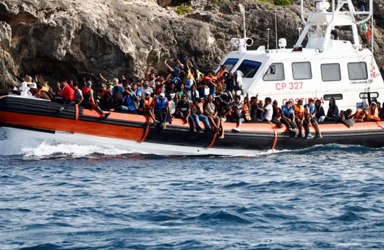 بدء محاكمة طاقم إنقاذ مهاجرين  في سابقة قضائية بإيطاليا 