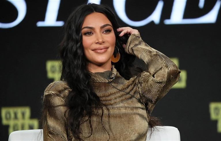 كارداشيان تبحث عن حبيب مجهول!