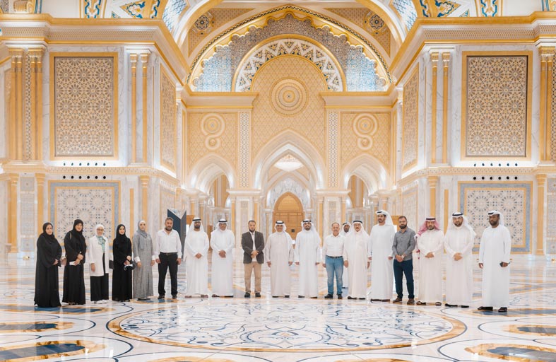 خليفة التربوية تنظم زيارة للفائزين في دورتها الـ 15 إلى قصر الوطن