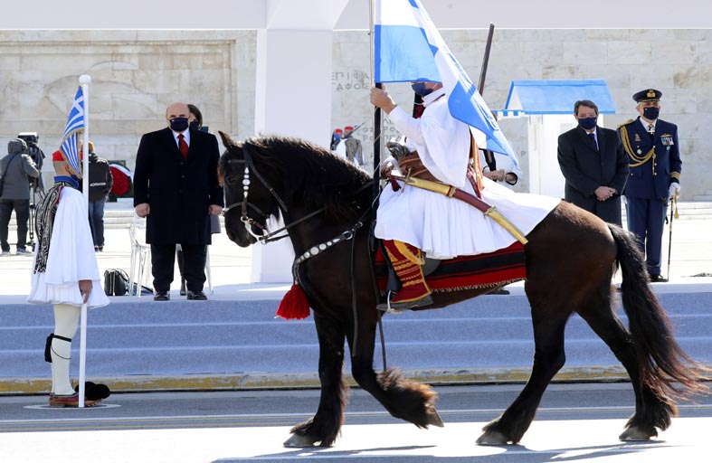 احتفالات في اليونان بالذكرى المئوية الثانية لاستقلالها 