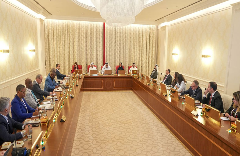 غرف دبي تبحث فرص التجارة والاستثمار  مع رؤساء بلديات 14 مدينة عالمية