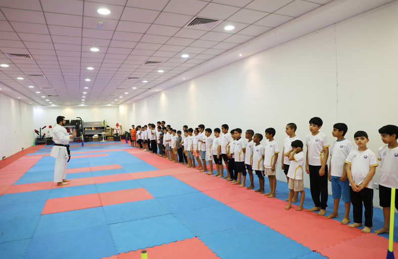 انطلاقة دورة أساسيات رياضة الكاراتية بنادي الذيد 