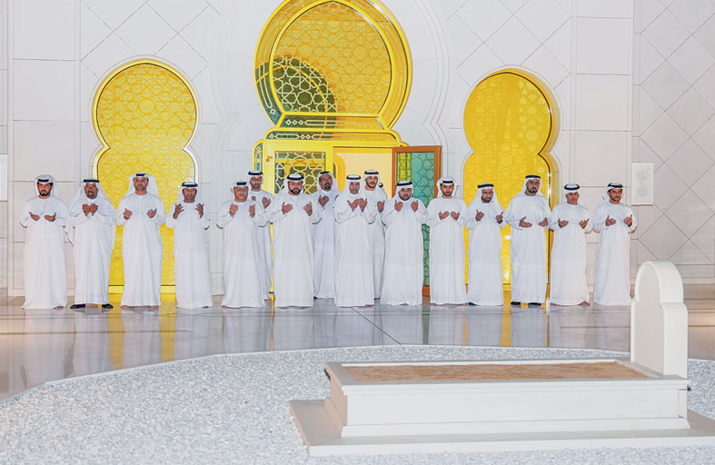 حاكم الفجيرة يزور ضريح الشيخ زايد