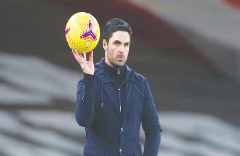 أرتيتا ينتظر بقلق معرفة موقف إصابة أوباميانغ