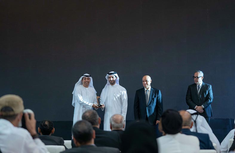 سلطان بن أحمد القاسمي يفتتح المعرض الرابع عشر لمشاريع تخرج طلبة كلية الاتصال بجامعة الشارقة