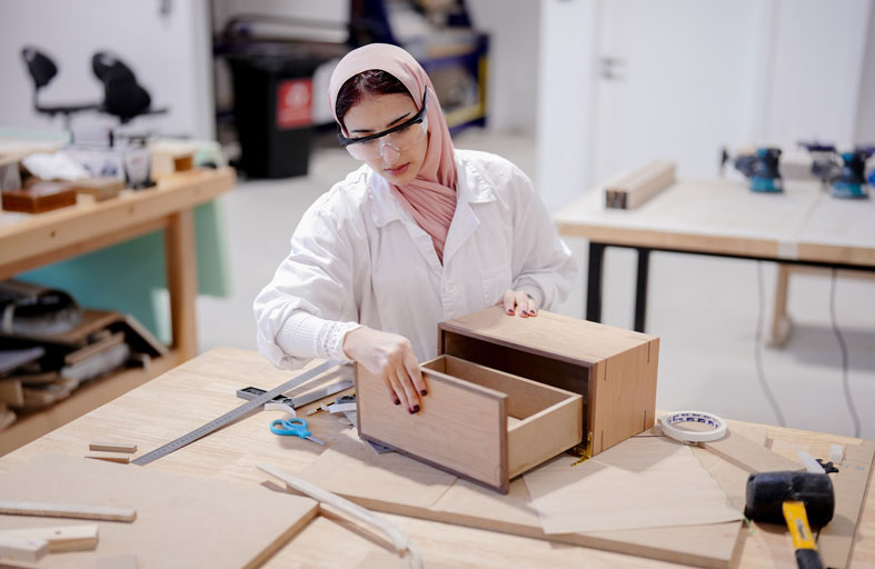 «اصنع» وصندوق خليفة يطلقان الدورة الخامسة من برنامج «زمالة صُنَّاع الأثاث»