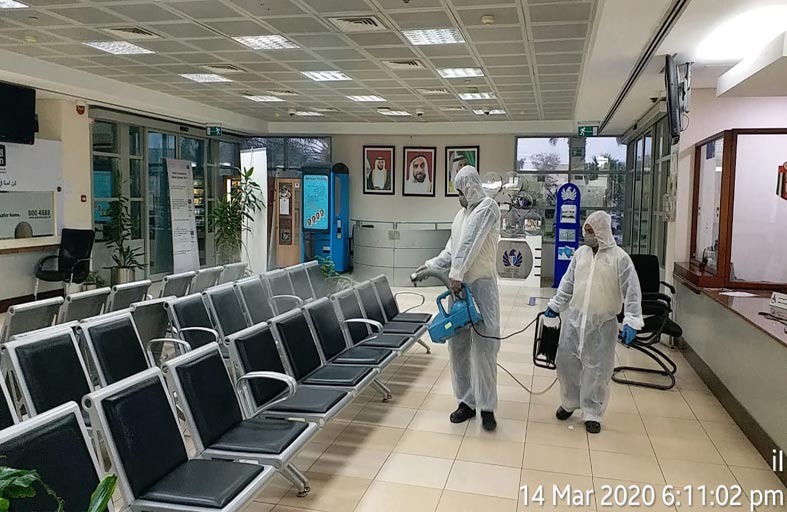 تعقيم المباني وبرامج سلامة مهنية لضباط التفتيش في جمارك دبي