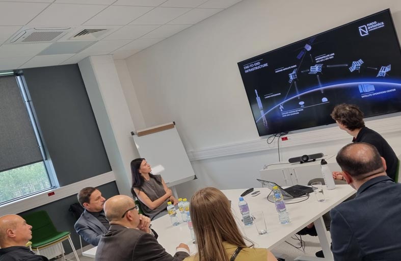 تعاون علمي بين الإمارات وليتوانيا في مجال الأقمار الصناعية النانوية 