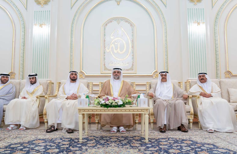 ولي عهد الشارقة يكرم الفائزين بالنسخة الثانية من جائزة الشارقة في المالية العامة