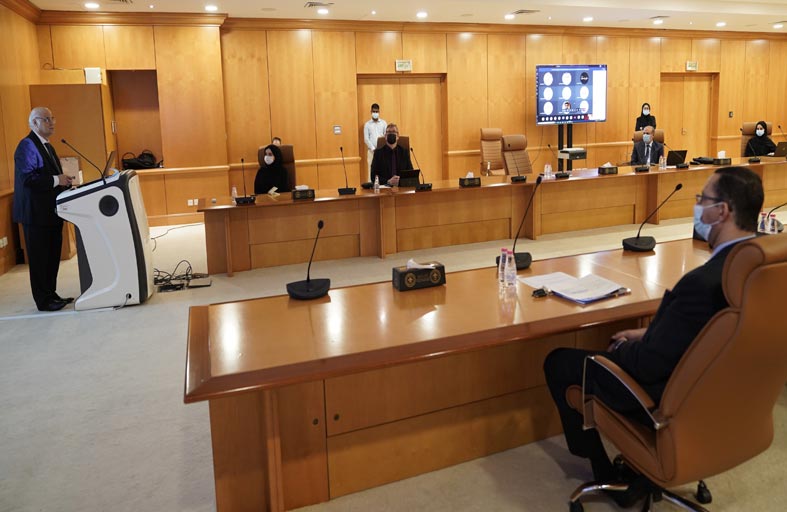 أفرع جامعة الشارقة تعرض على مديرها نتائج الأداء لخطتها الاستراتيجية