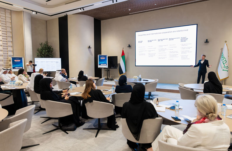 برنامج استشراف المساعدات يثري الكفاءات الإنسانية الإماراتية عبر ورش عمل متخصصة