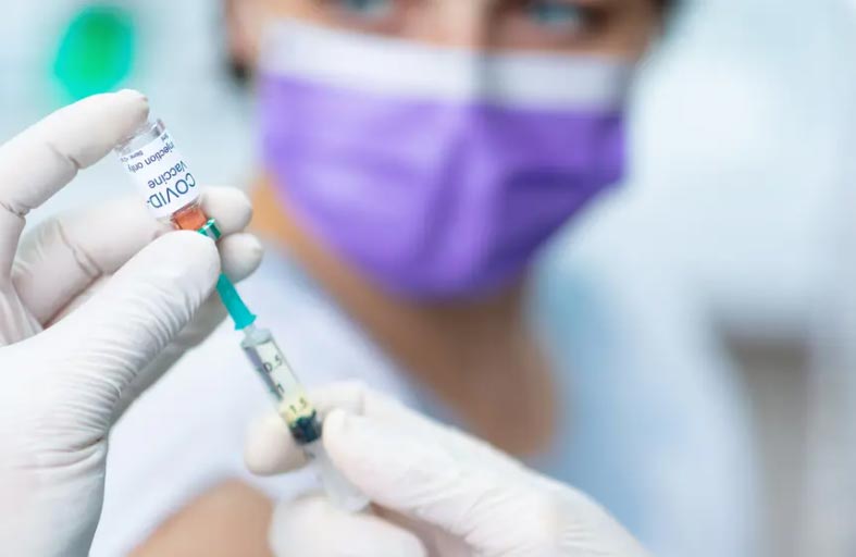 عارض شائع لمصابي كورونا من المطعمين