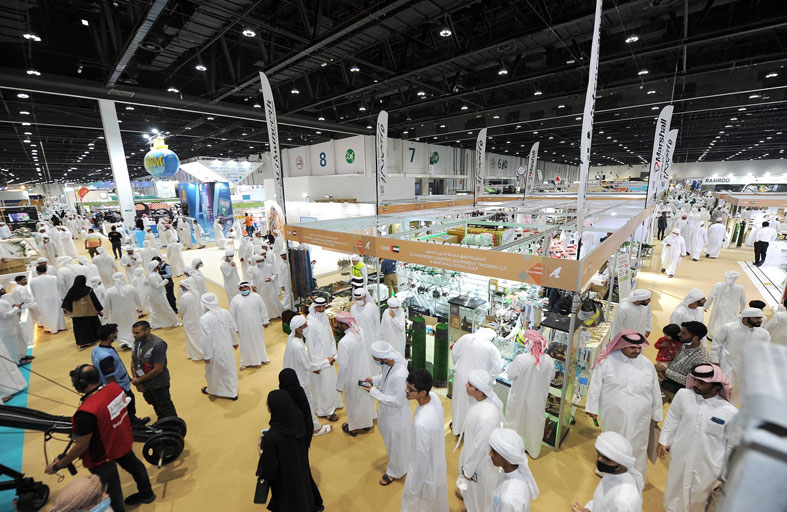 إقبال جماهيري واسع لحضور فعاليات معرض أبوظبي الدولي للصيد والفروسية