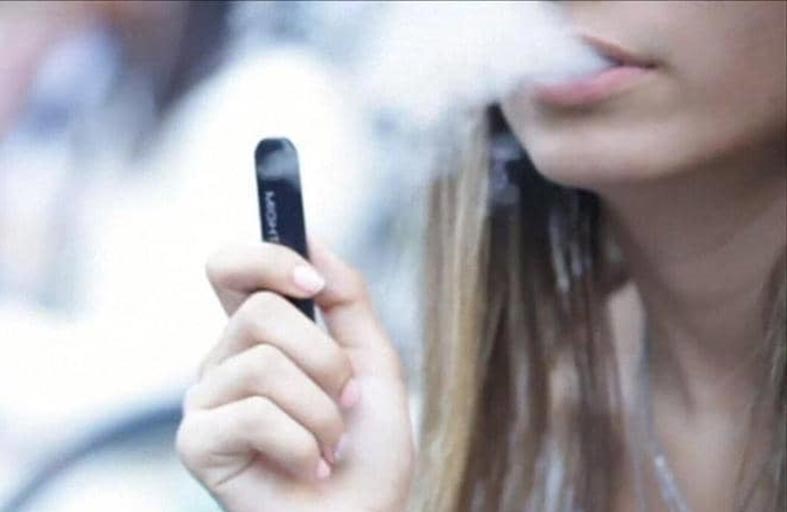 أكثر من مليوني تلميذ في أميركا يستخدمون السجائر الإلكترونية