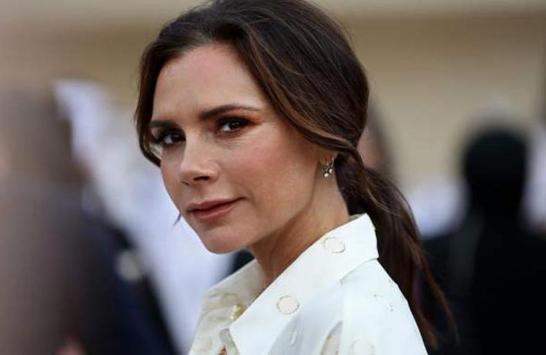 فيكتوريا بيكهام تغسل كبدها بعد تعرضها للتسمم