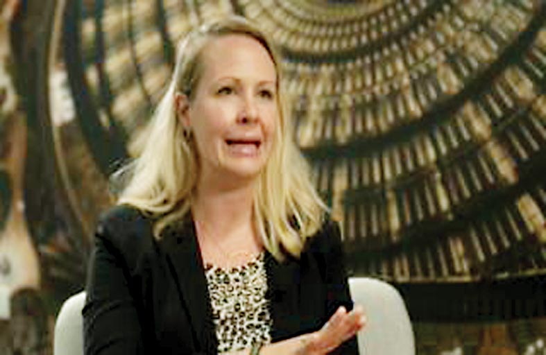 عقد أكثر من 100 جلسة، واستضافة 400 متحدث من 70 دولة