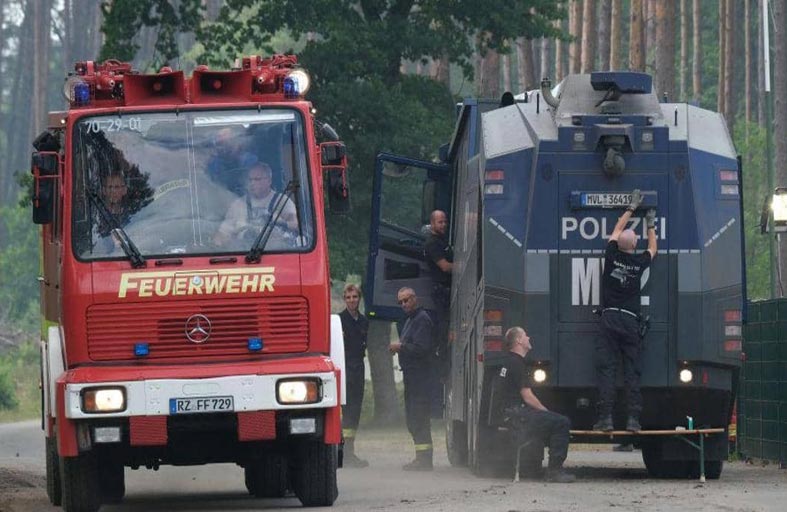 20 رجلا يشاركون بعملية إنقاذ «بومه» استمرت 3 ساعات