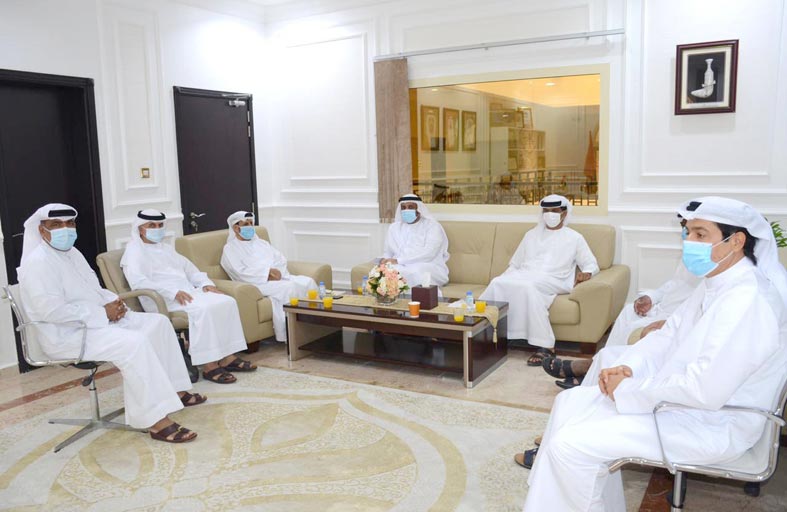 «الشارقة الرياضي»والمجلس البلدي بخورفكان يبحثان التعاون لتطوير الرياضة