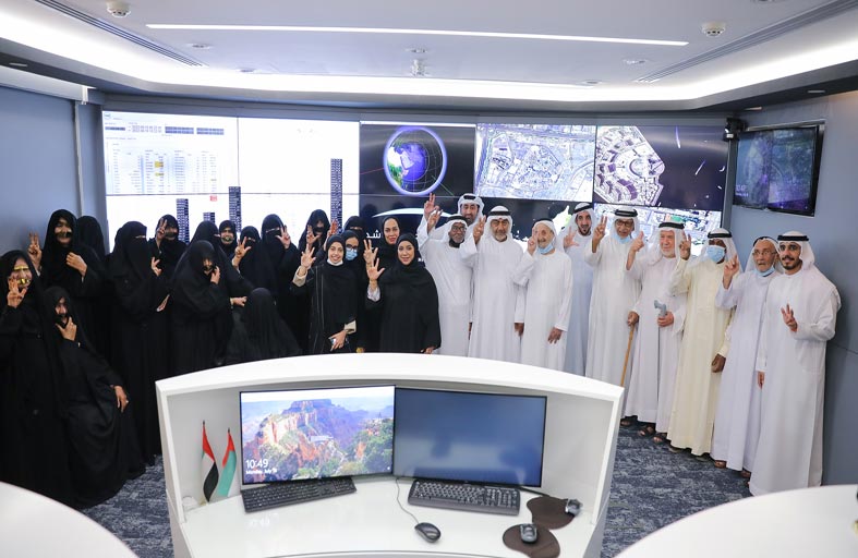 كبار المواطنين يتعرفون على إنجازات مركز محمد بن راشد للفضاء
