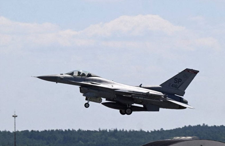 سلاح الجو الأوكراني: حادثة لمقاتلة إف-16 ونجاة الطيار 