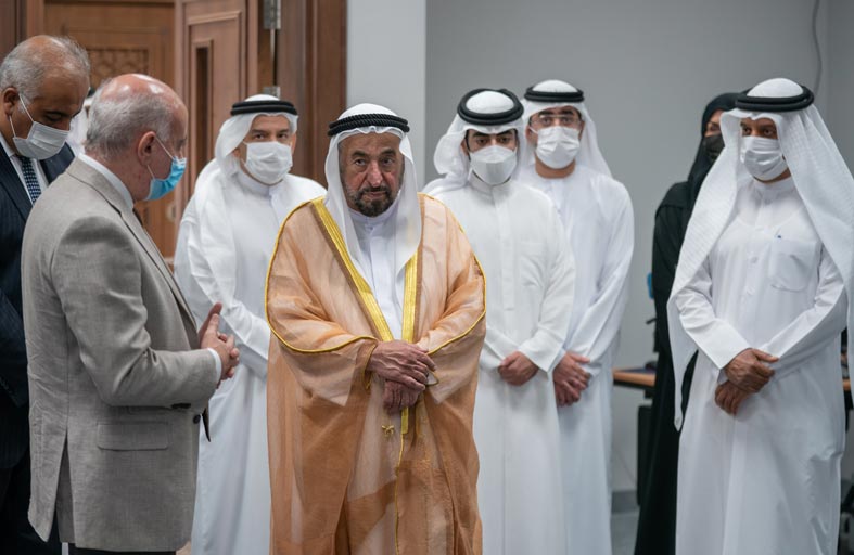 سلطان القاسمي يتفقد مبنى مركز المؤتمرات ومجمع المحاكيات البحرية في أكاديمية النقل البحري