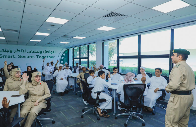 مجلس سفراء الأمان بشرطة دبي يطلق دورة «فن الإلقاء والتقديم» للأطفال