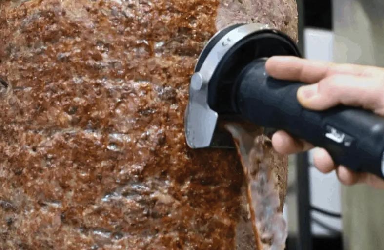 الدونر كباب يثير مواجهة مطبخية دبلوماسية بين ألمانيا وتركيا 