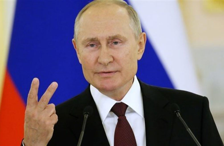 باحث أمريكي: بوتين لا يلام على تراجع الديمقرطية حول العالم