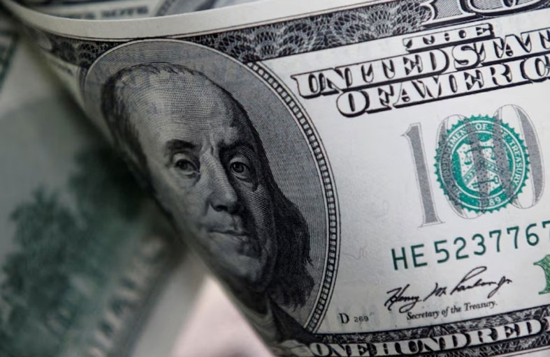 الدولار يتراجع وسط التركيز على الخفض المتوقع لأسعار الفائدة الأمريكية 