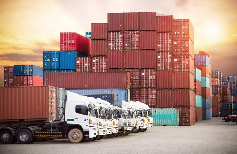 124 مليار درهم تجارة أبوظبي الخارجية غير النفطية خلال النصف الأول بنمو 12 %