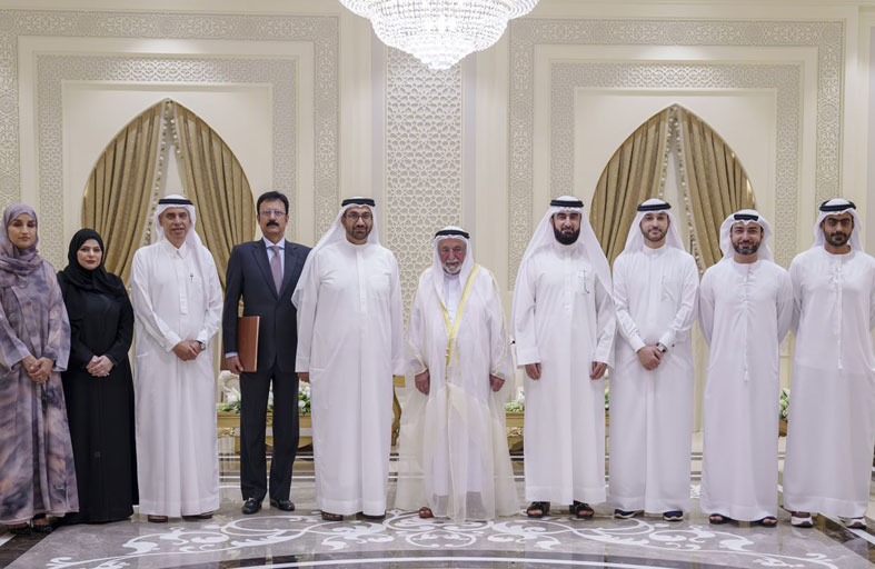 حاكم الشارقة يستقبل وفد مصرف الإمارات الإسلامي