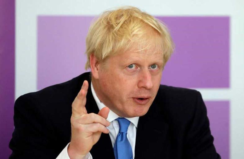 جونسون: روسيا تستعد لأكبر حرب في أوروبا منذ 1945