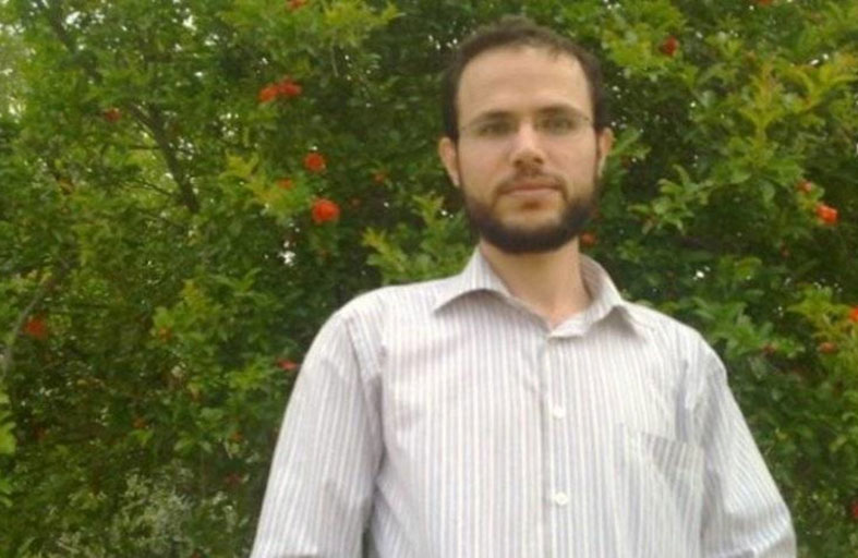 ضربة إسرائيلية تقتل الشاعر الفلسطيني رفعت العرعير 