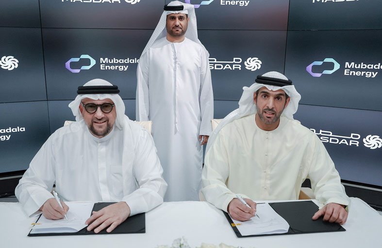 مبادلة للطاقة ومصدر تتعاونان في مبادرات إزالة الكربون وتحول الطاقة
