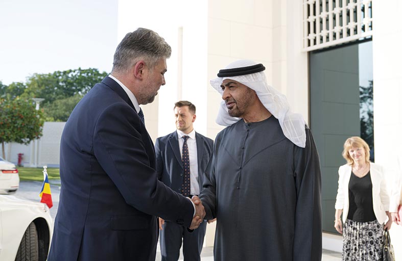 رئيس الدولة ورئيس وزراء رومانيا يبحثان علاقات البلدين ويشهدان إعلان مذكرات تفاهم 