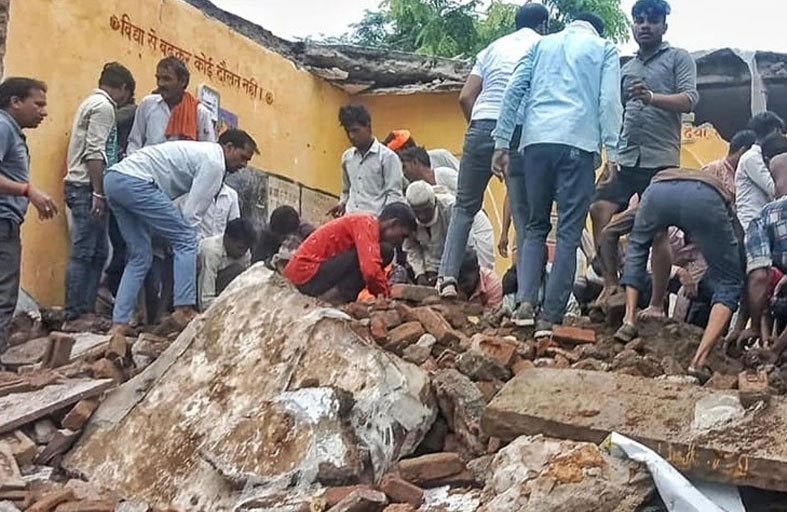 انهيار سقف مدرسة على أطفال