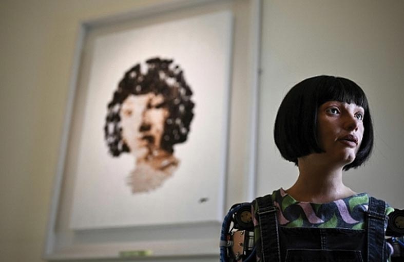 عمل فني من صنع روبوت للبيع 