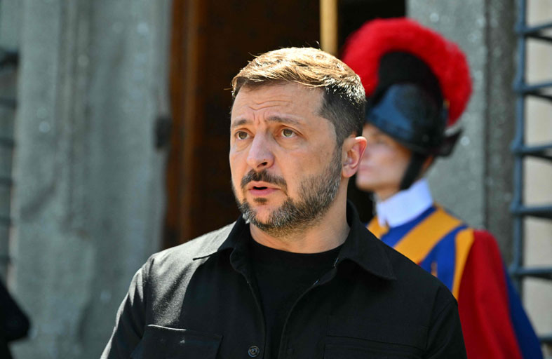 زيلينسكي يدعو إلى فرض عقوبات على روسيا «بسرعة أكبر» 