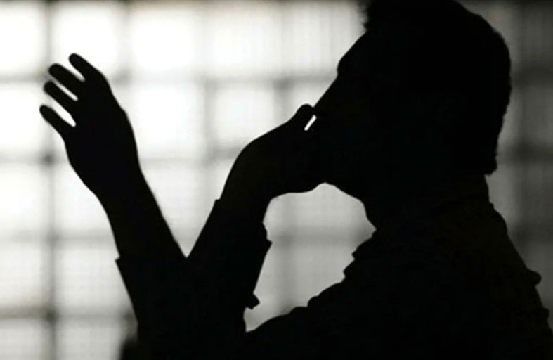 يفبرك محاولة اختطافه لابتزاز زوجته