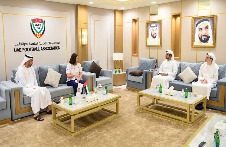 بن هزام يلتقي نائب الأمين العام للاتحاد الأندونيسي لكرة القدم