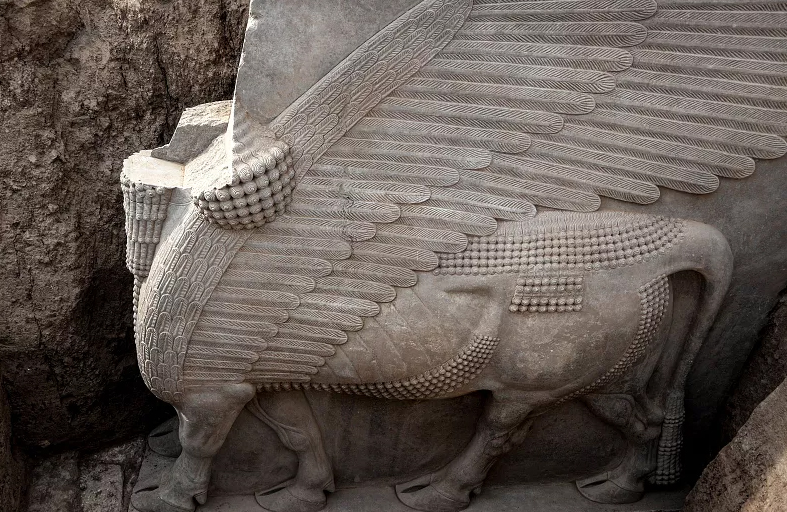 اكتشاف ثور مجنح عمره 2700 عام