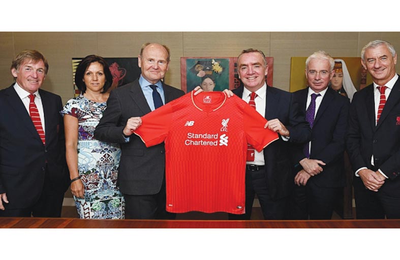 ليفربول يمدد عقد الرعاية مع شركة «ستاندرد تشارترد»