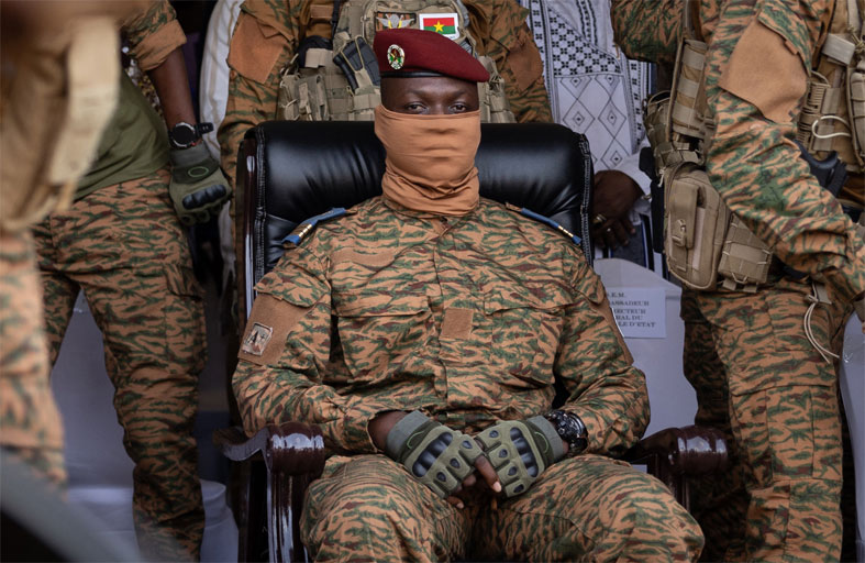 بوركينا فاسو تحت المجهر.. حديث عن سجون سرية وتضييق على الإعلام يثيران قلقا دوليا