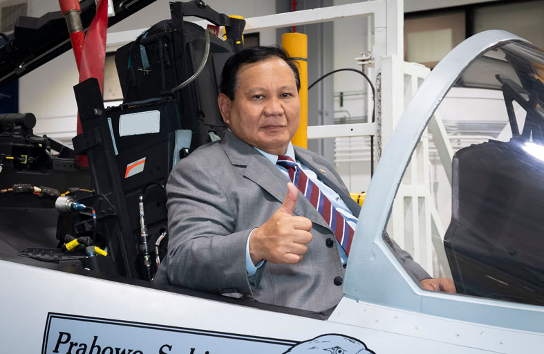 إندونيسيا توقع اتفاقًا مع بوينغ لشراء 24 مقاتلة إف15- 