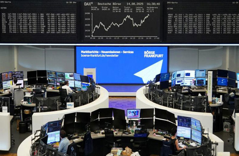 الأسهم الأوروبية قرب أعلى مستوى في 5 أشهر بدفعة من نتائج أعمال قوية 